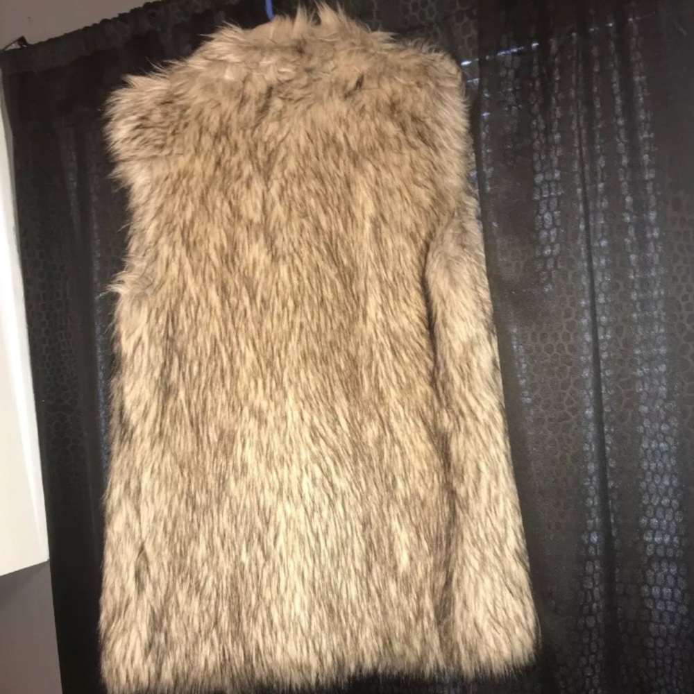 Fur vest - Picture 2 of 3